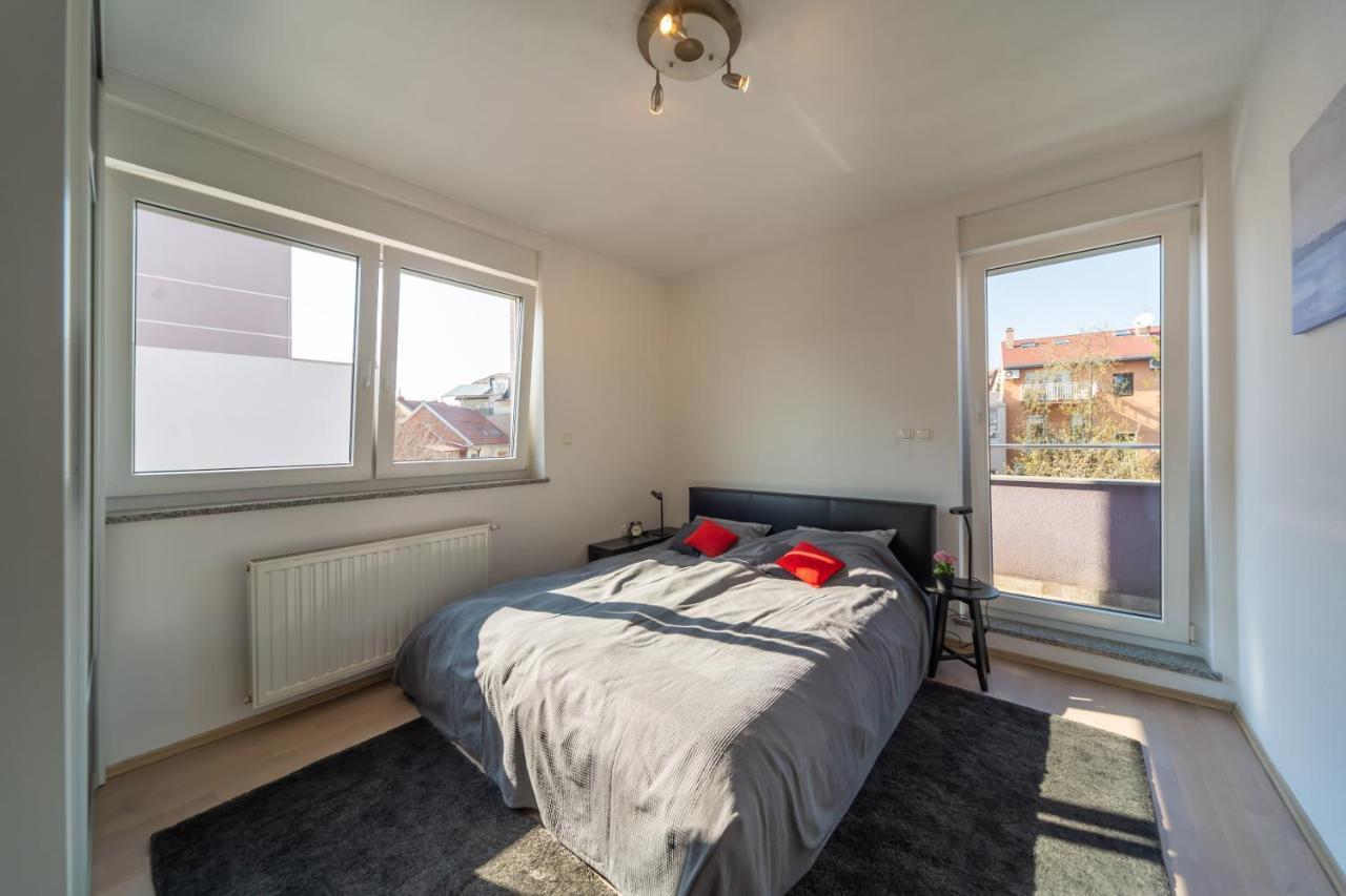 Super Petrova Apartment 萨格勒布 外观 照片